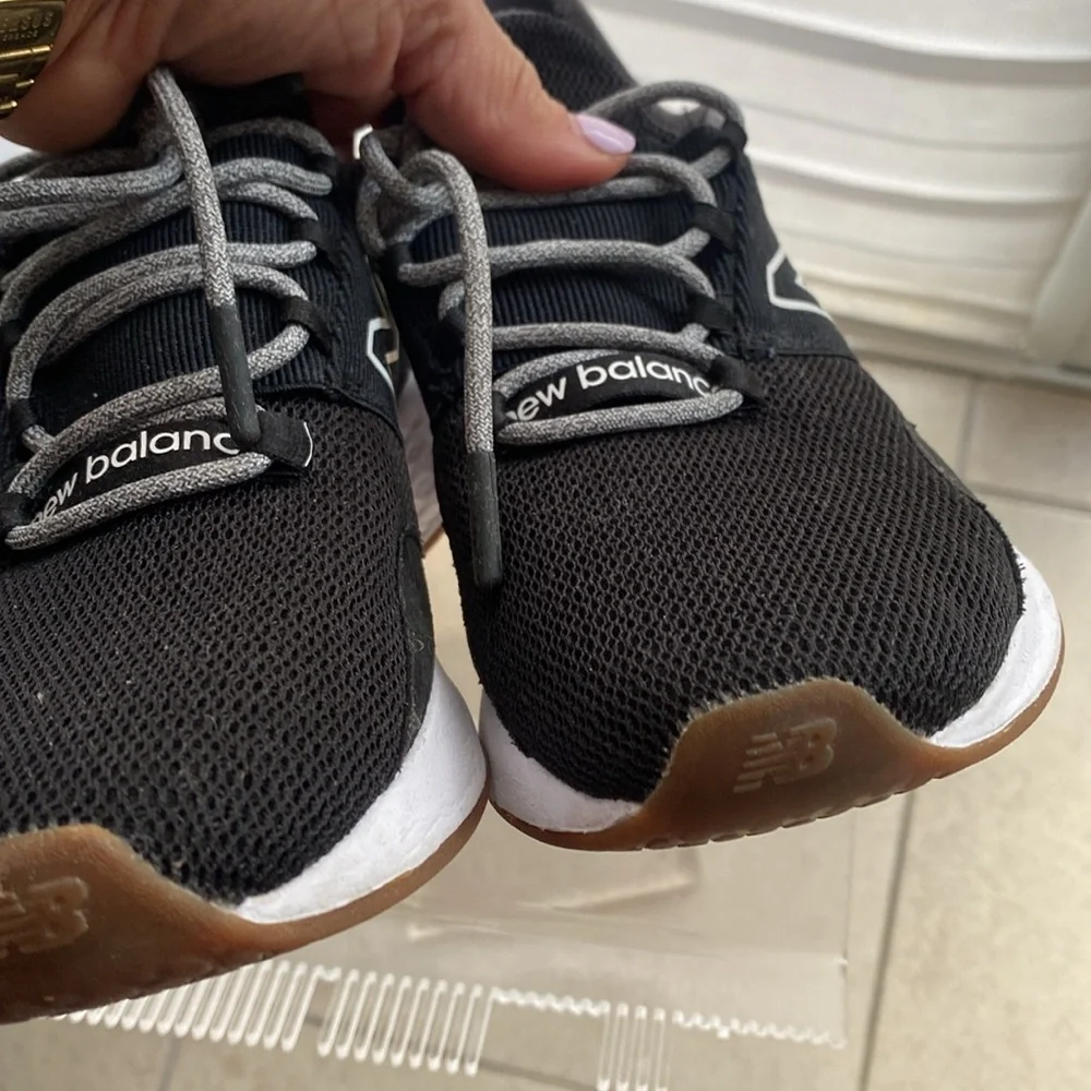 New Balance sneakers - Picture 8 of 11